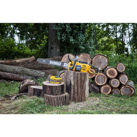 DEWALT 60V MAX* Brushless Cordless 20 in Chainsaw (Tool Only)