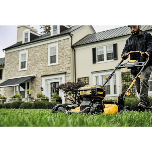 DEWALT 2X20V MAX* 21-1/2 in. Brushless Cordless Push Mower