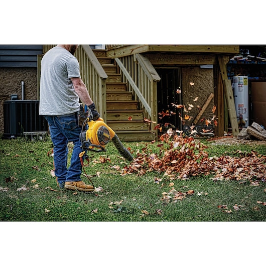 DEWALT 12 Amp Handheld Blower