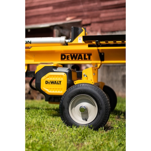 DEWALT 60V MAX* 20 Ton Log Splitter