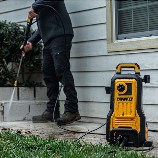 DEWALT DeWALT DXPW2800E 2800 PSI at 1.0 GPM Cold Water Electric Pressure Washer