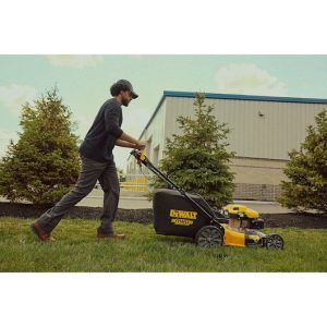 DEWALT 21 in. 196cc RWD Self-Propelled 3-in-1 Lawn Mower With PowerAdapt™ DEWALT 21 in. 196cc RWD Self-Propelled 3-in-1 Lawn Mower With PowerAdapt™