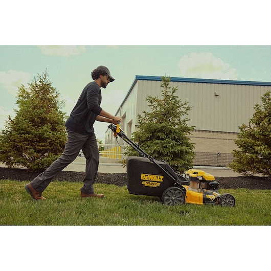 DEWALT 21 in. 196cc RWD Self-Propelled 3-in-1 Lawn Mower With Electronically Governed Engine