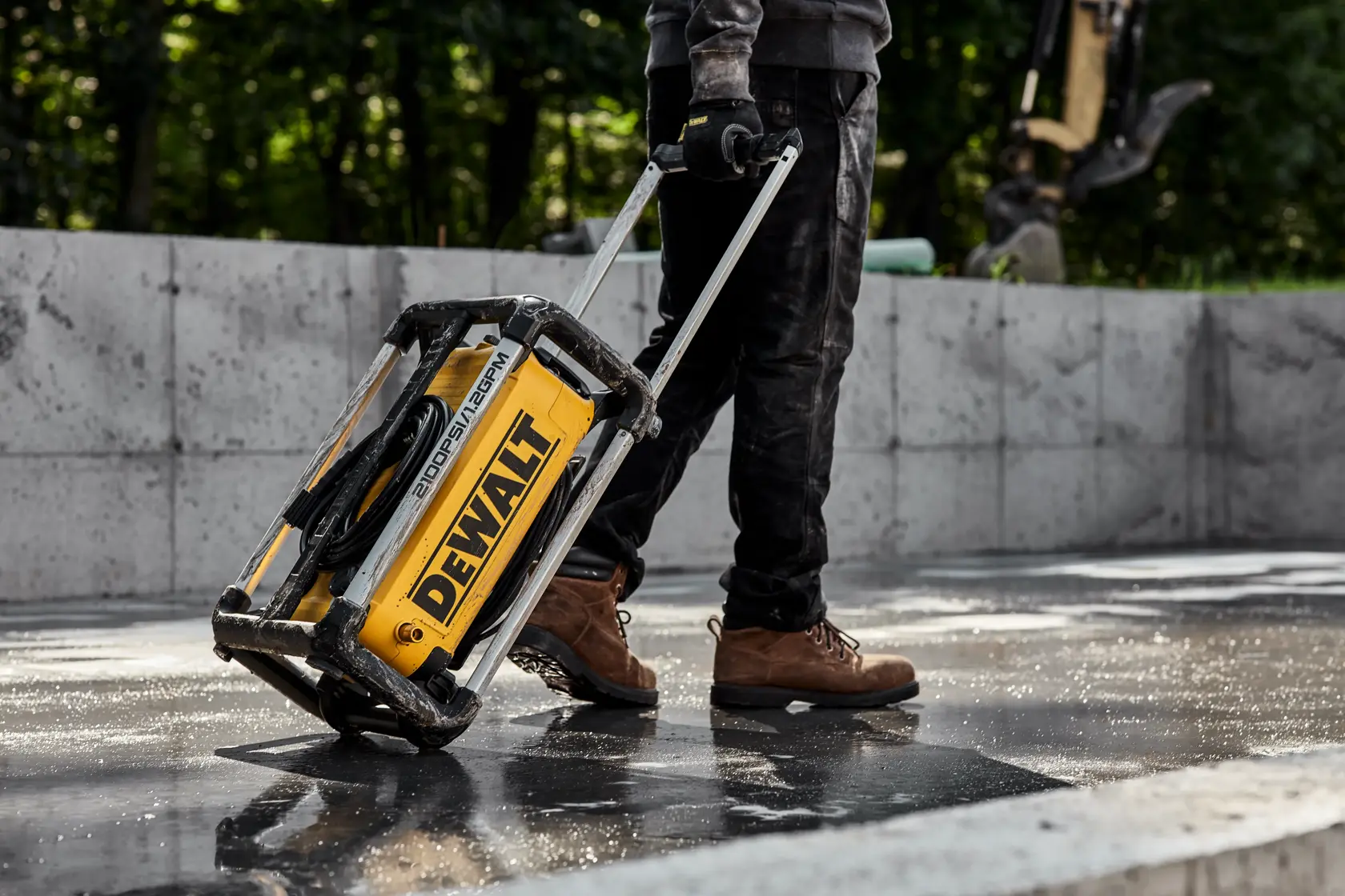 DEWALT® 2100 PSI 1.2 GPM Electric Jobsite Pressure Washer